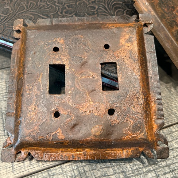 Rustic Western Wallplate set. Never Used! - Picture 6 of 10